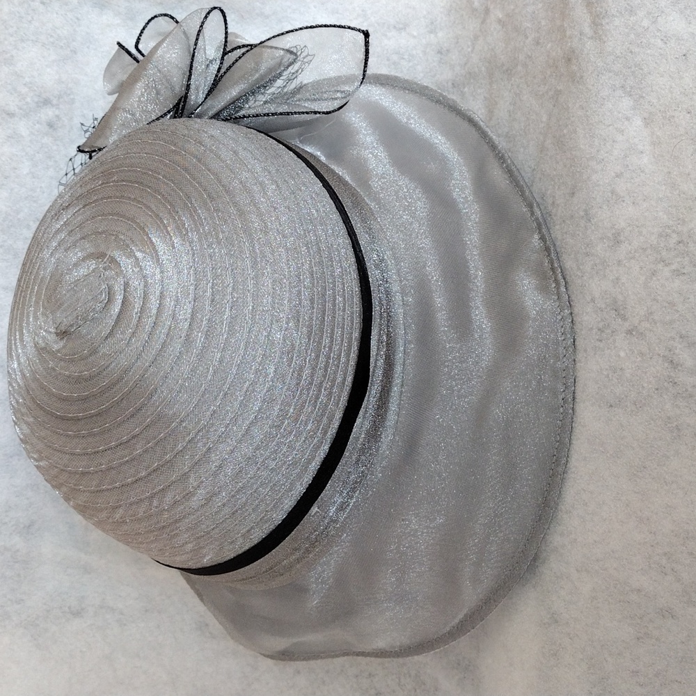 Fascinator Gray Bucket Hat w/Flower in back